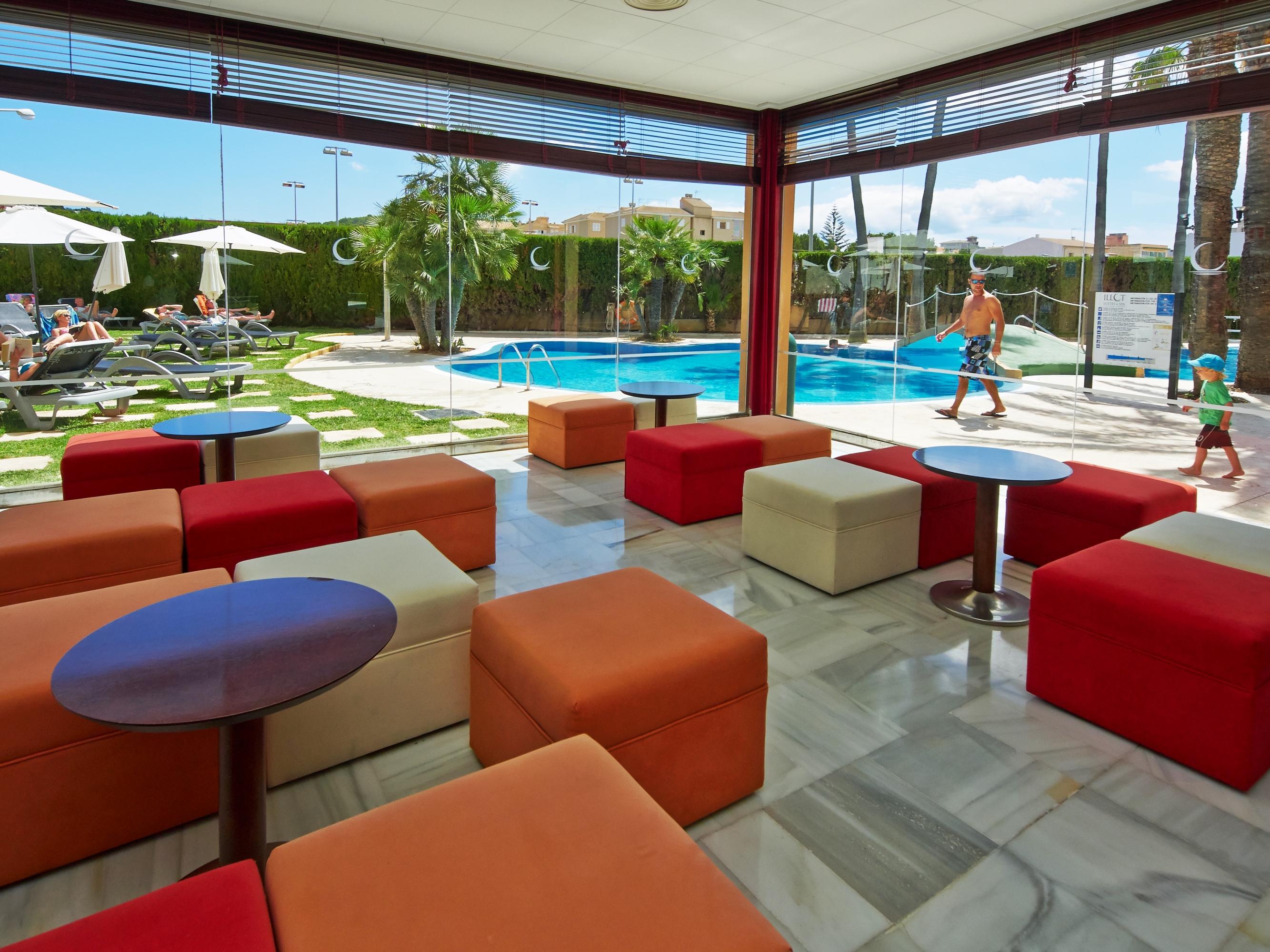 Hotel Illot Suites Кала Ратхада Екстериор снимка