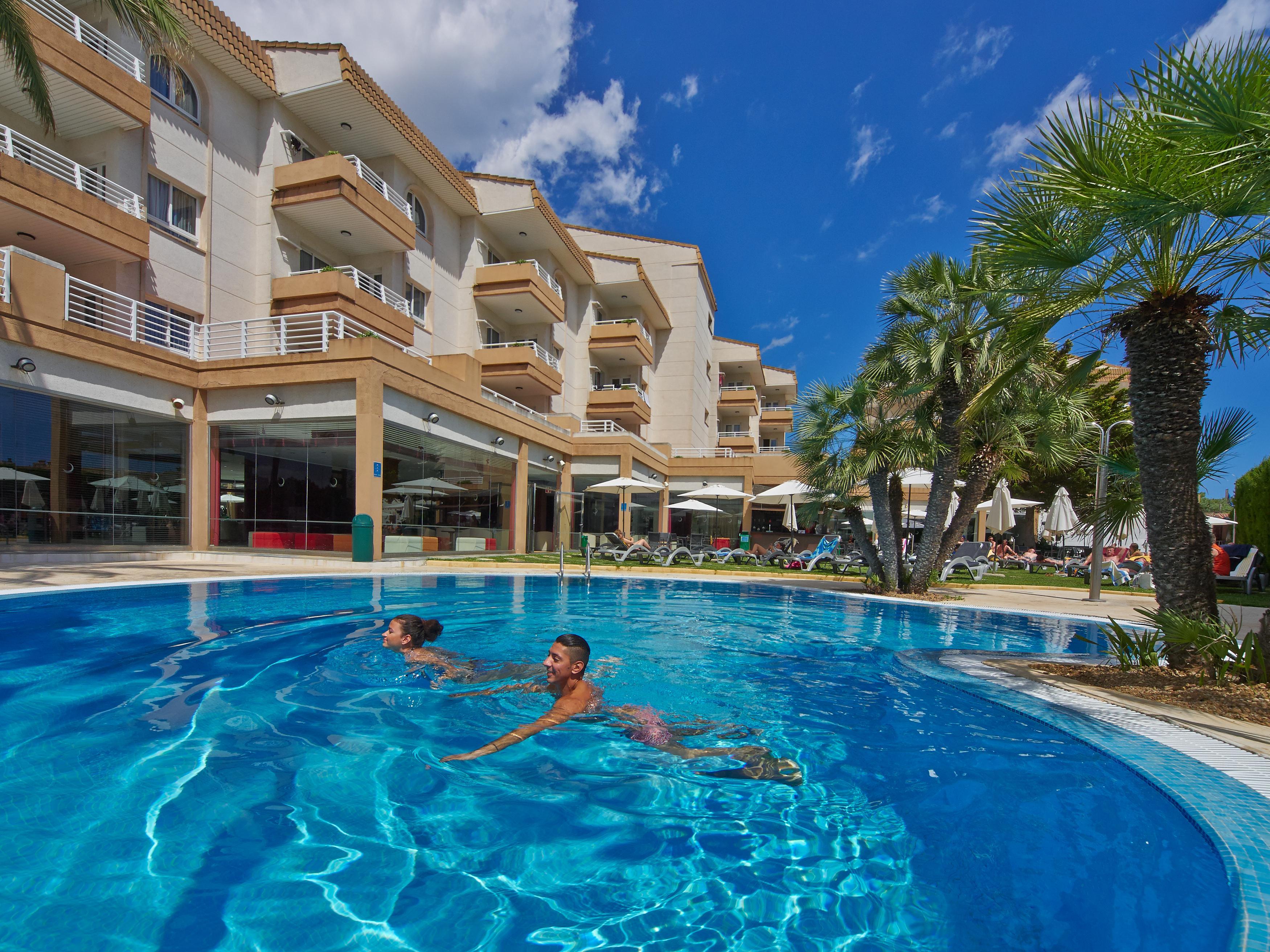 Hotel Illot Suites Кала Ратхада Екстериор снимка