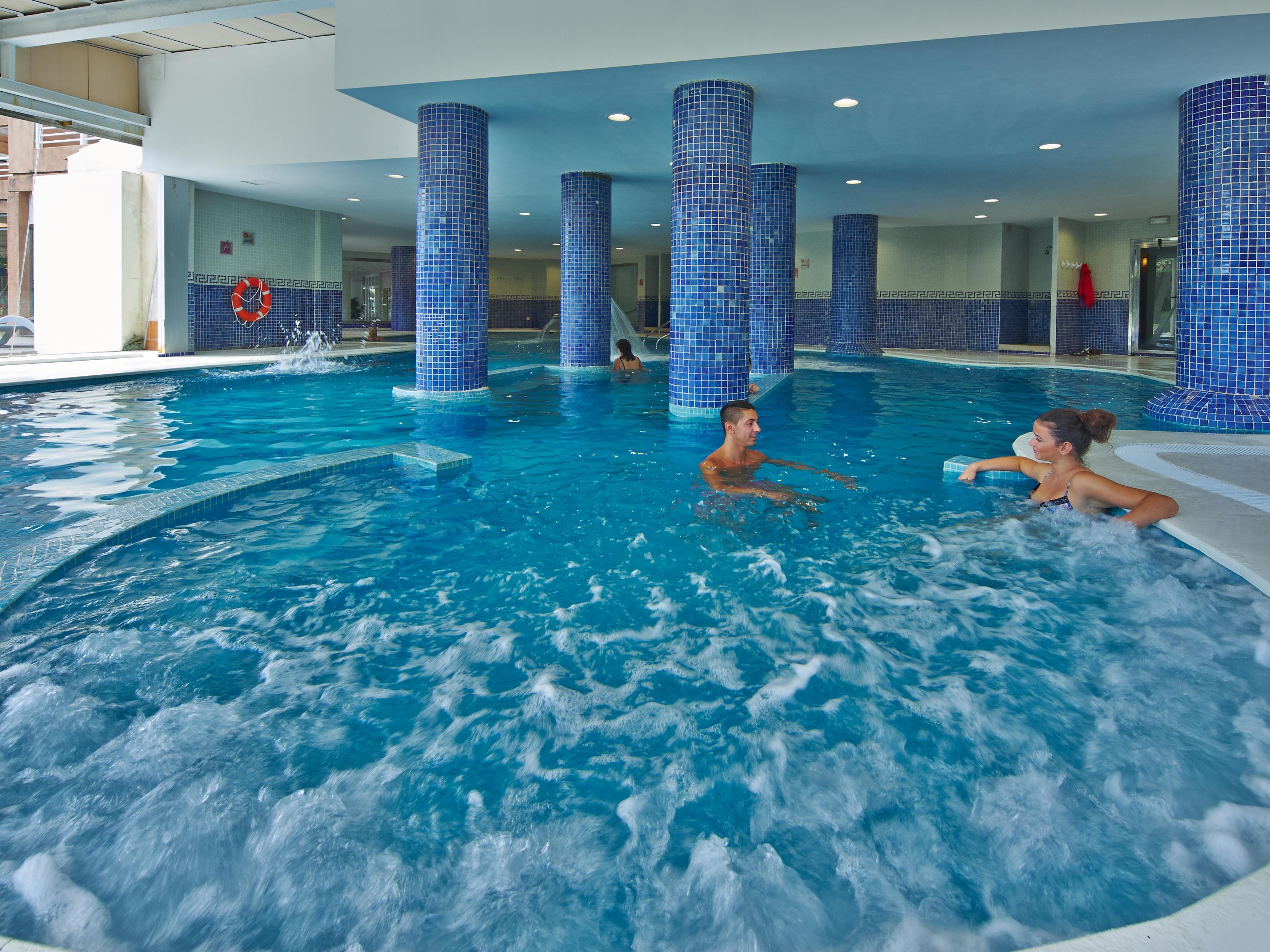 Hotel Illot Suites Кала Ратхада Екстериор снимка