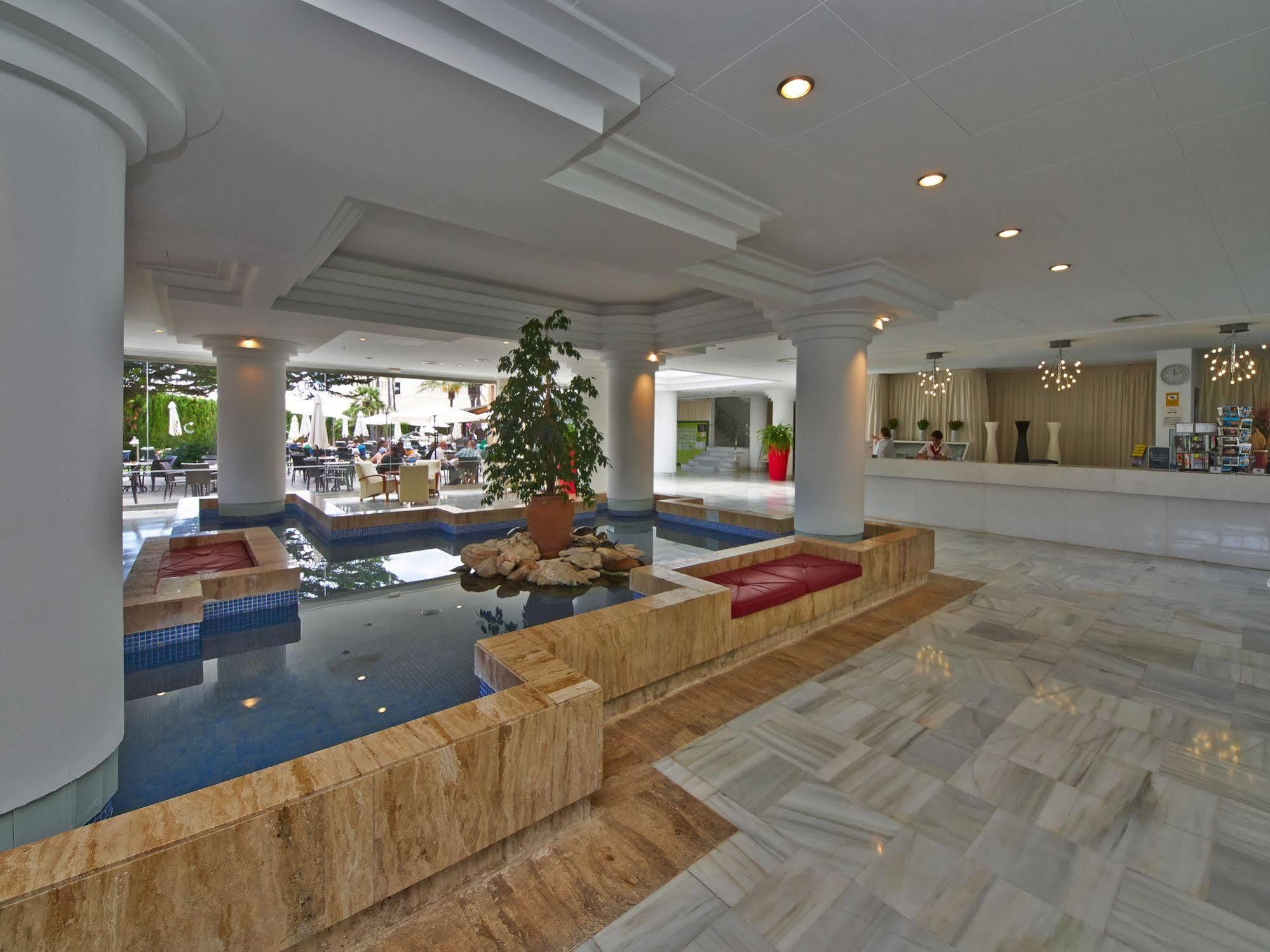 Hotel Illot Suites Кала Ратхада Екстериор снимка
