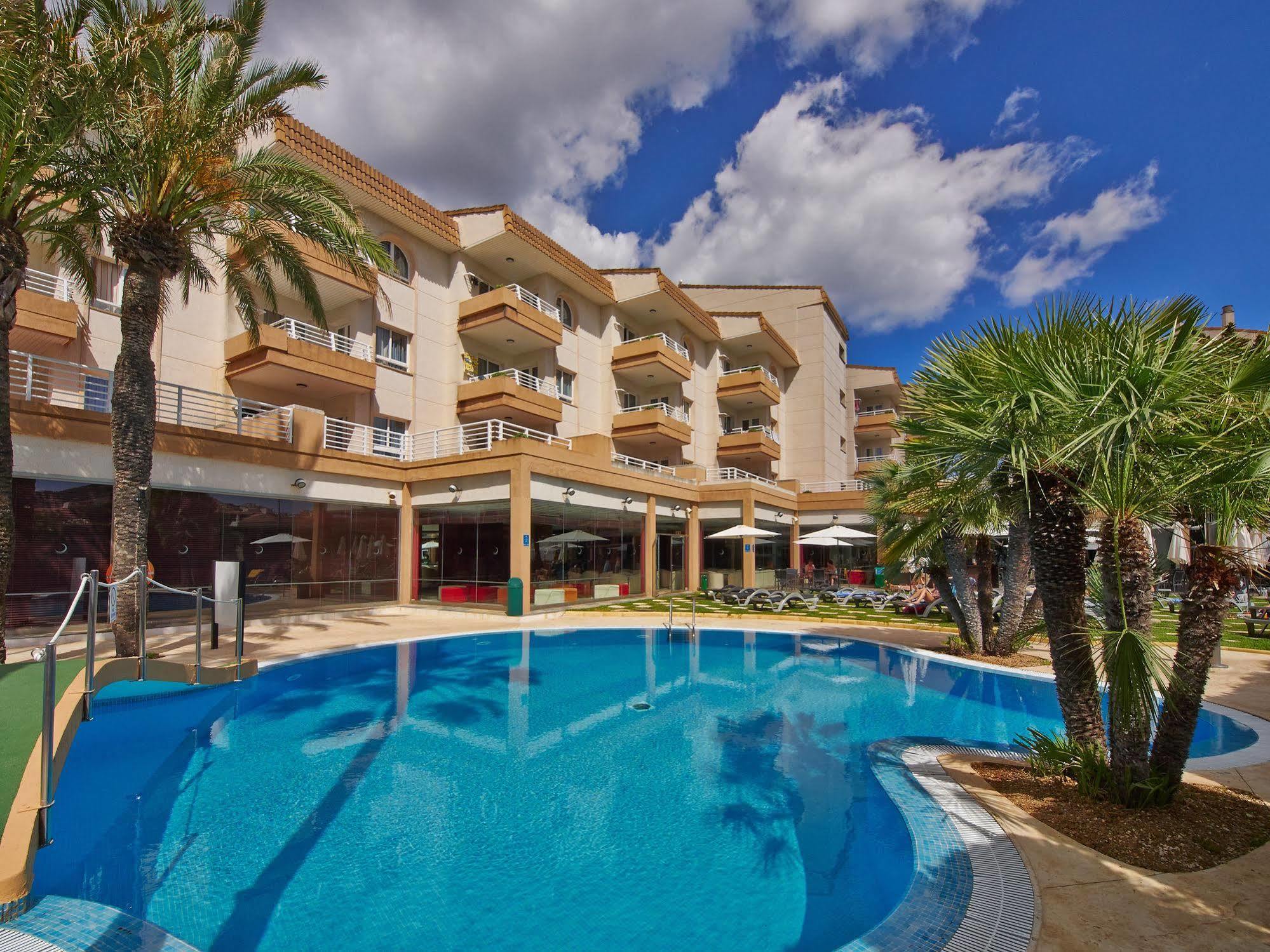 Hotel Illot Suites Кала Ратхада Екстериор снимка